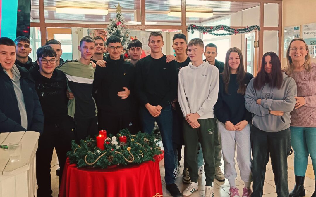 Prva adventska svijeća